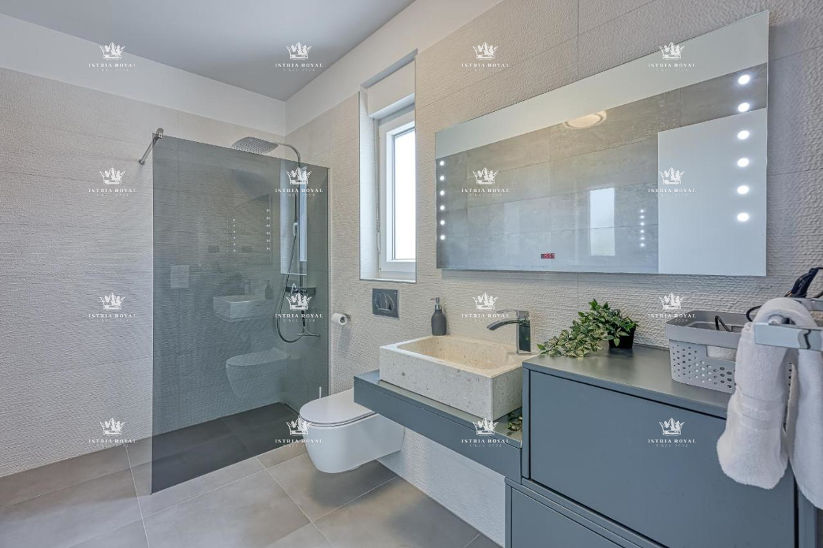 ISTRA, GALIŽANA – Luksuzna samostojna hiša s bazenom, 150 m², 3 spalni prostori – PRODAJA!