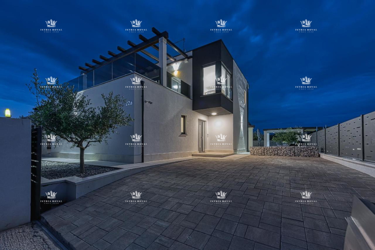 ISTRA, GALIŽANA – Luksuzna samostojna hiša s bazenom, 150 m², 3 spalni prostori – PRODAJA!