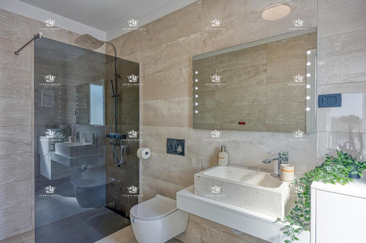 ISTRA, GALIŽANA – Luksuzna samostojna hiša s bazenom, 150 m², 3 spalni prostori – PRODAJA!