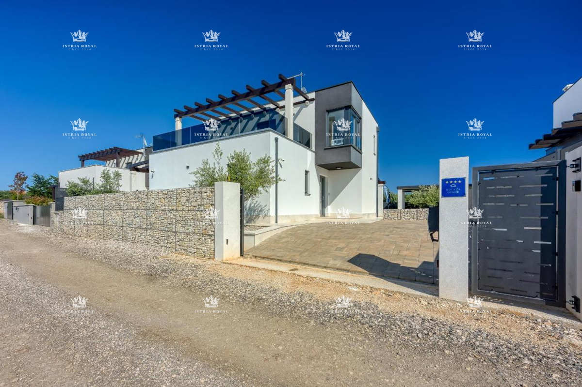 ISTRA, GALIŽANA – Luksuzna samostojna hiša s bazenom, 150 m², 3 spalni prostori – PRODAJA!