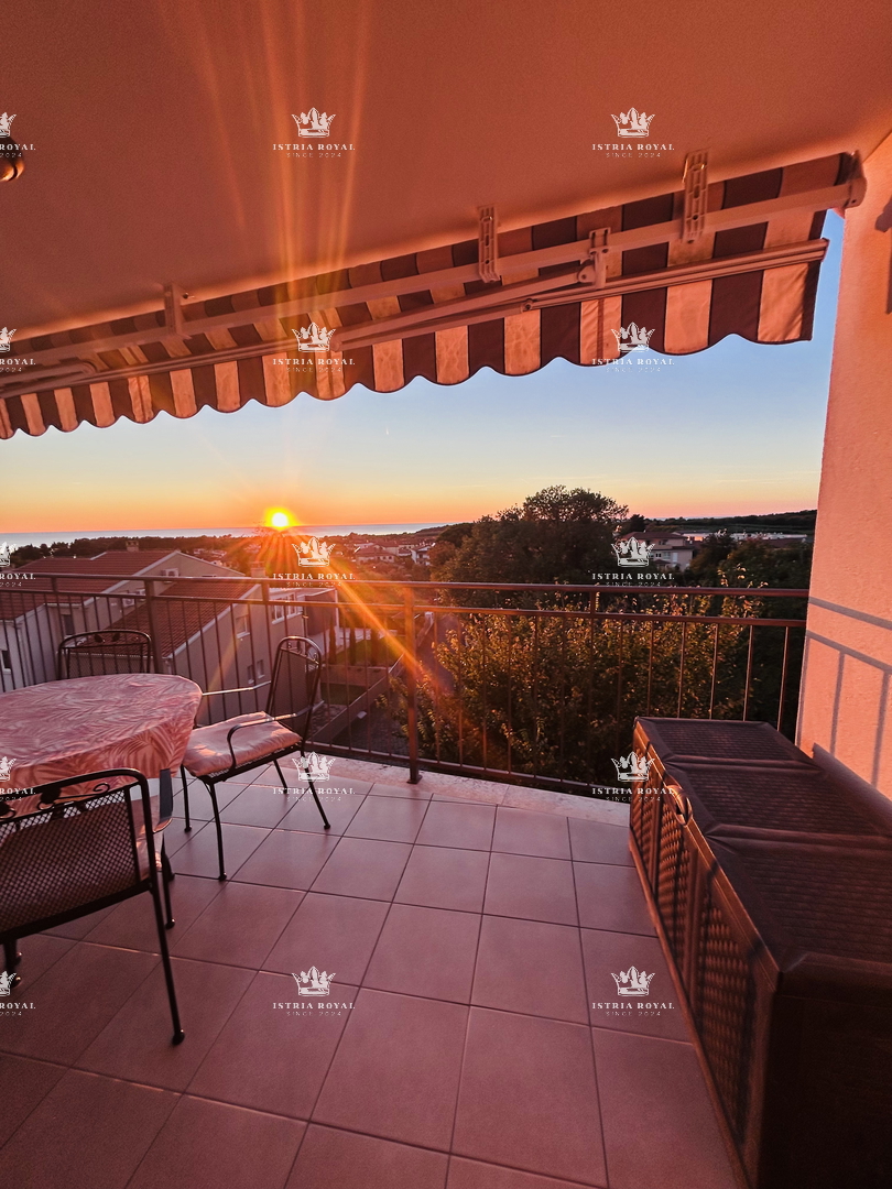 Luksuzni penthouse v Novigradu – 102 m² + terasa s pogledom na morje, 2 parkirni mesti