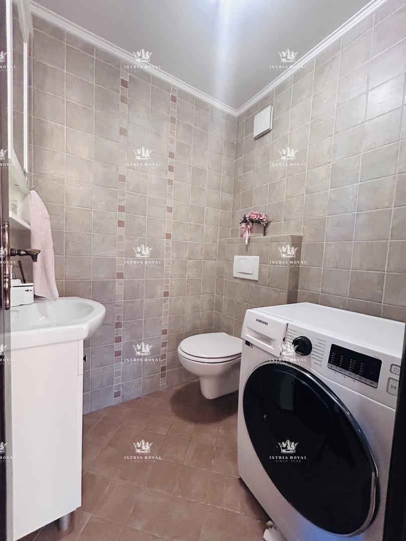 Luksuzni penthouse v Novigradu – 102 m² + terasa s pogledom na morje, 2 parkirni mesti