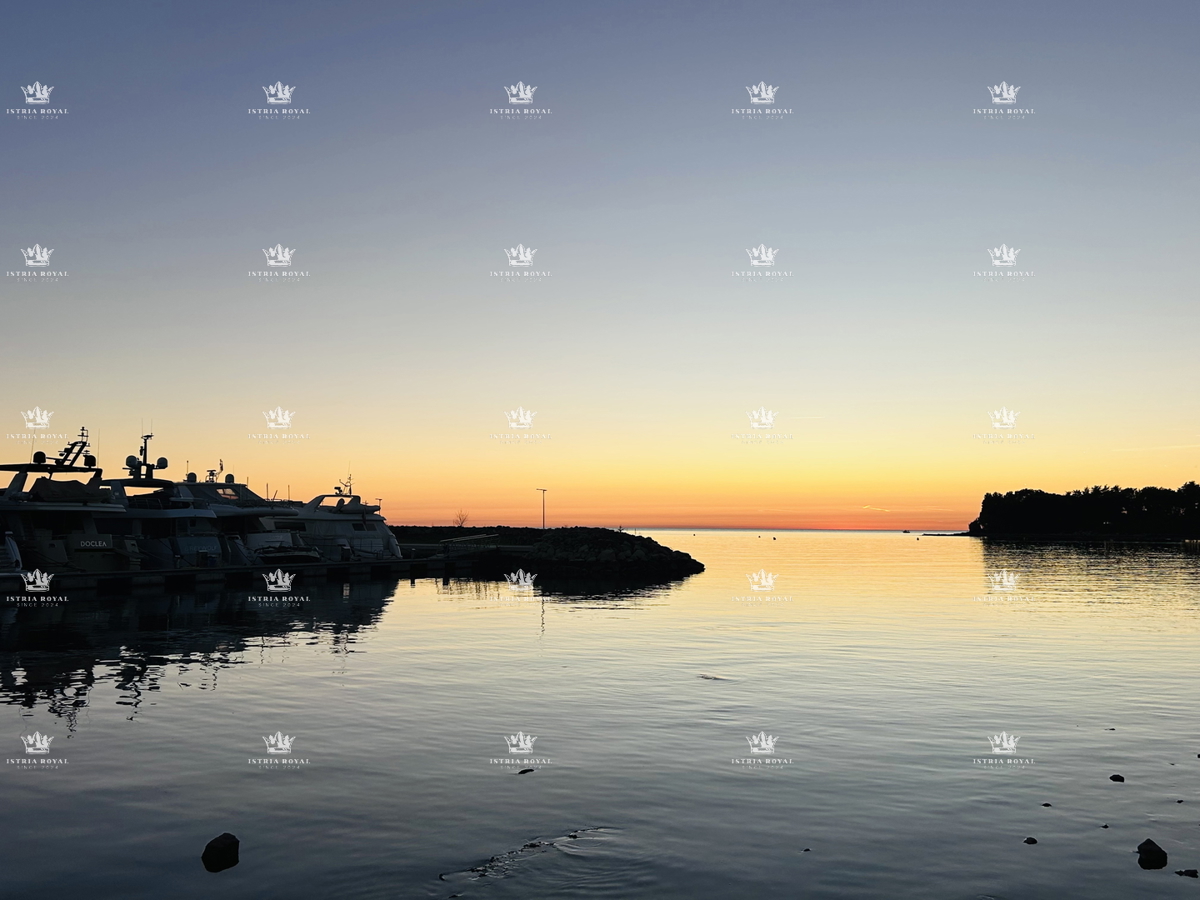 Luksuzni penthouse v Novigradu – 102 m² + terasa s pogledom na morje, 2 parkirni mesti