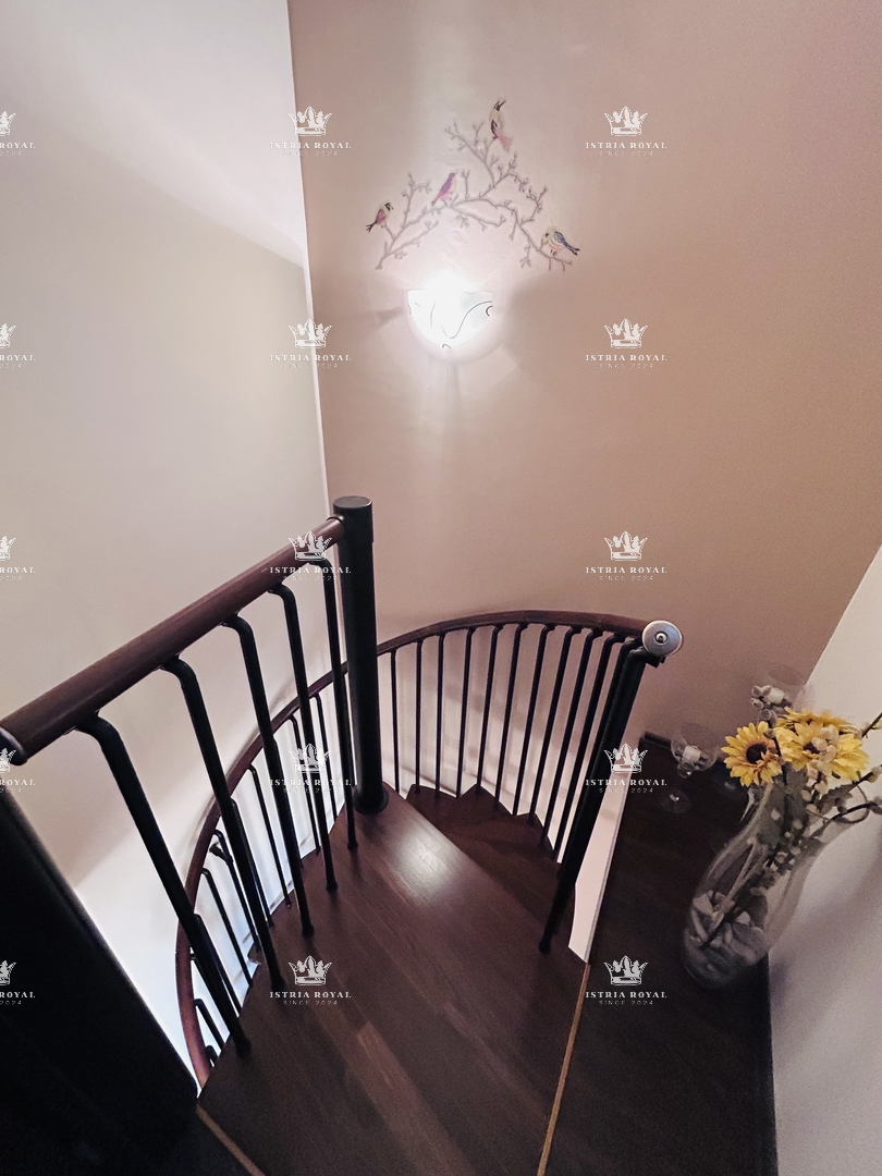 Luksuzni penthouse v Novigradu – 102 m² + terasa s pogledom na morje, 2 parkirni mesti