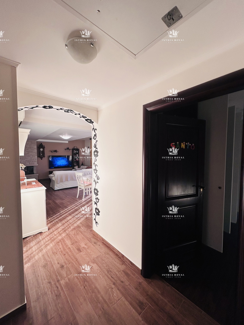 Luksuzni penthouse v Novigradu – 102 m² + terasa s pogledom na morje, 2 parkirni mesti