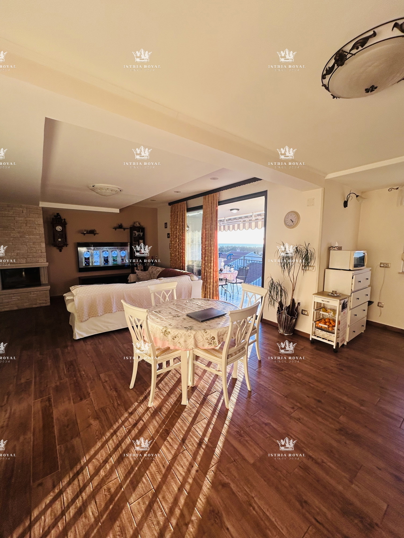 Luksuzni penthouse v Novigradu – 102 m² + terasa s pogledom na morje, 2 parkirni mesti