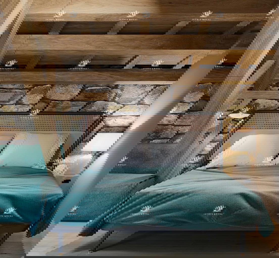 Istra, Kastelir, Rojci, obnovljena stara istrska hiša 183 m2 z bazenom, zemljišče 153 m2, pogled na morje, vinska klet, savna