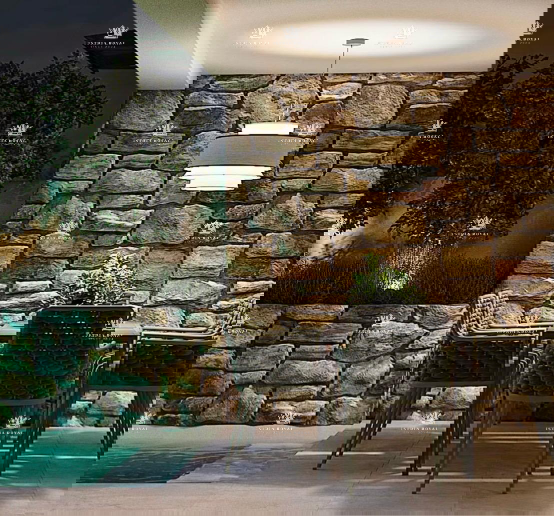 Istra, Kastelir, Rojci, obnovljena stara istrska hiša 183 m2 z bazenom, zemljišče 153 m2, pogled na morje, vinska klet, savna