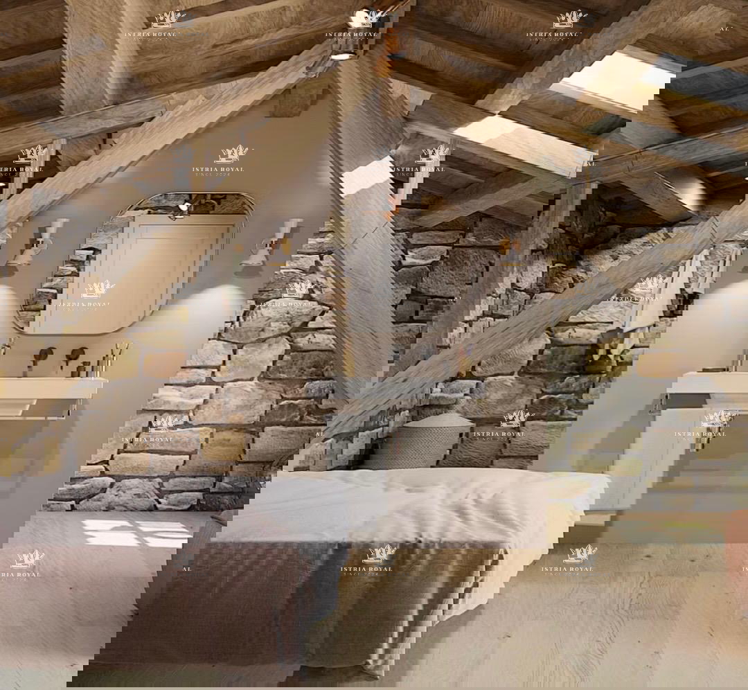 Istra, Kastelir, Rojci, obnovljena stara istrska hiša 183 m2 z bazenom, zemljišče 153 m2, pogled na morje, vinska klet, savna