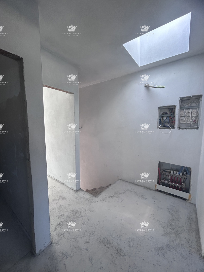 Istra, Umag, duplex 100 m2 z bazenom 18 m2, 3 spalnice, bližina morja