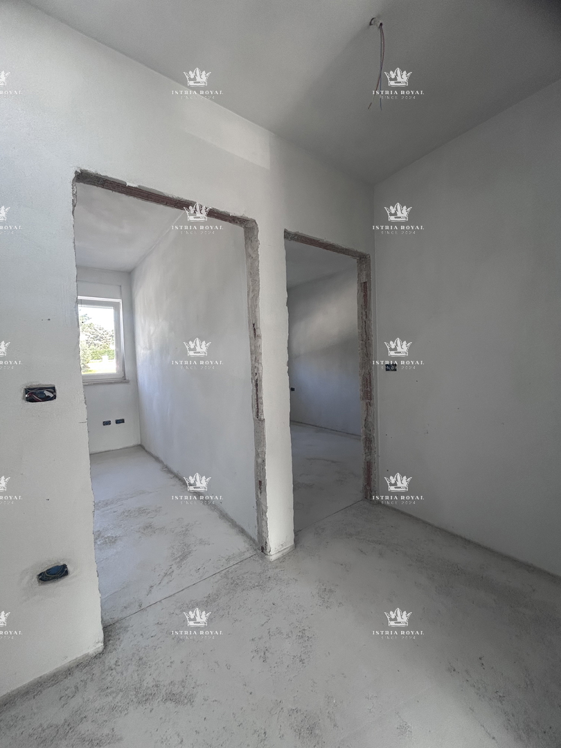 Istra, Umag, duplex 100 m2 z bazenom 18 m2, 3 spalnice, bližina morja