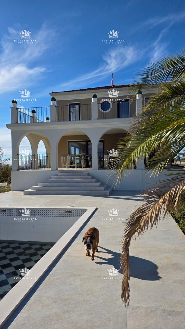 Istra, Buje, luksuzna hiša 384 m2, pogled na morje in oljčni nasad, luksuzno, savna, vinska klet, parkirišče, 3SS+DB