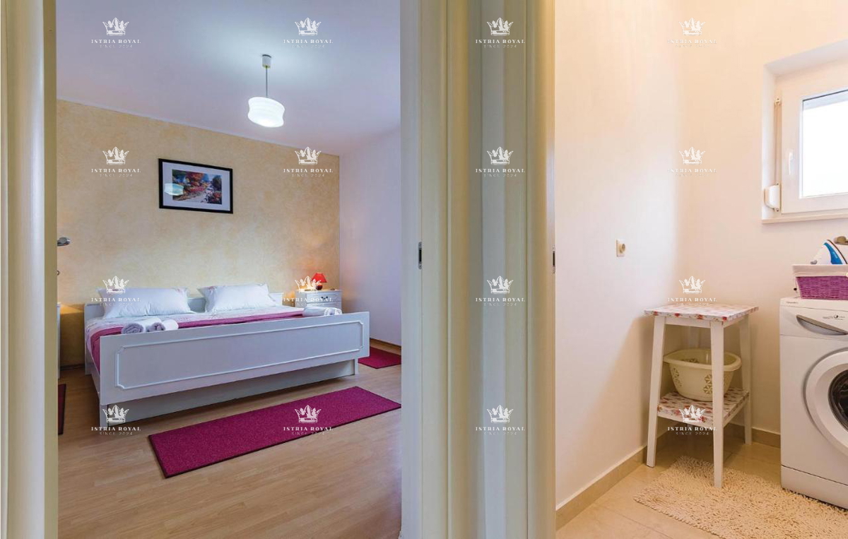 Na prodaj – Družinska hiša s bazenom v Pulju, Valdebek – 220 m² bivalne površine + 400 m² zemljišča!