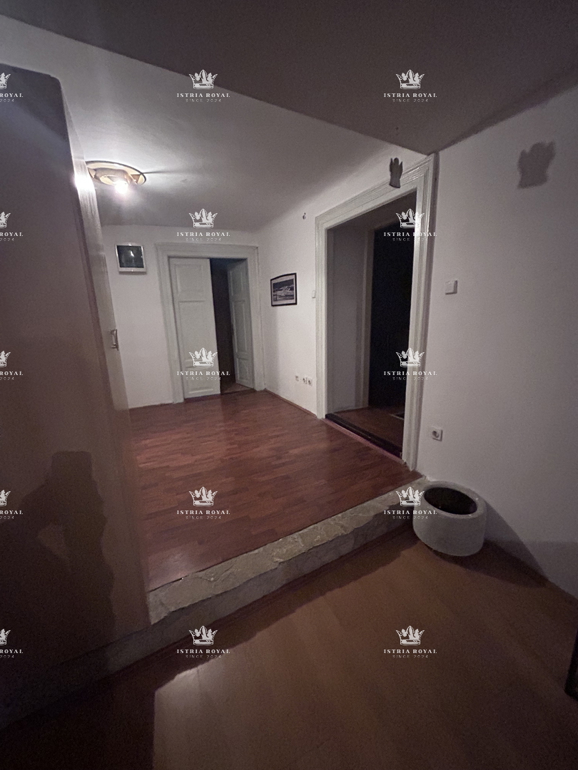Istra, Buje, dva stanovanja, 50 m2 + 100 m2, 4 spalni prostori, dva dnevna prostora
