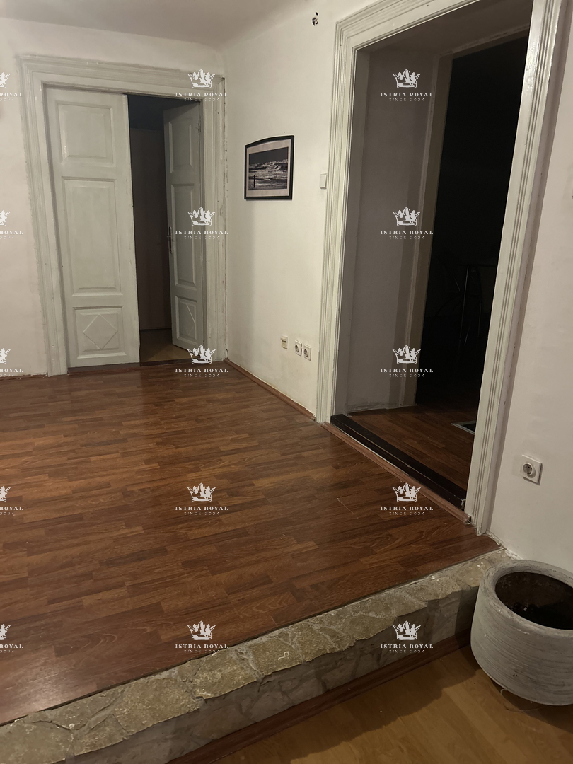 Istra, Buje, dva stanovanja, 50 m2 + 100 m2, 4 spalni prostori, dva dnevna prostora
