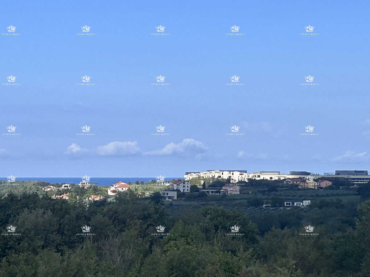 Istra, Crveni Vrh, gradbena parcela 630 m2, vsa infrastruktura, pogled na morje