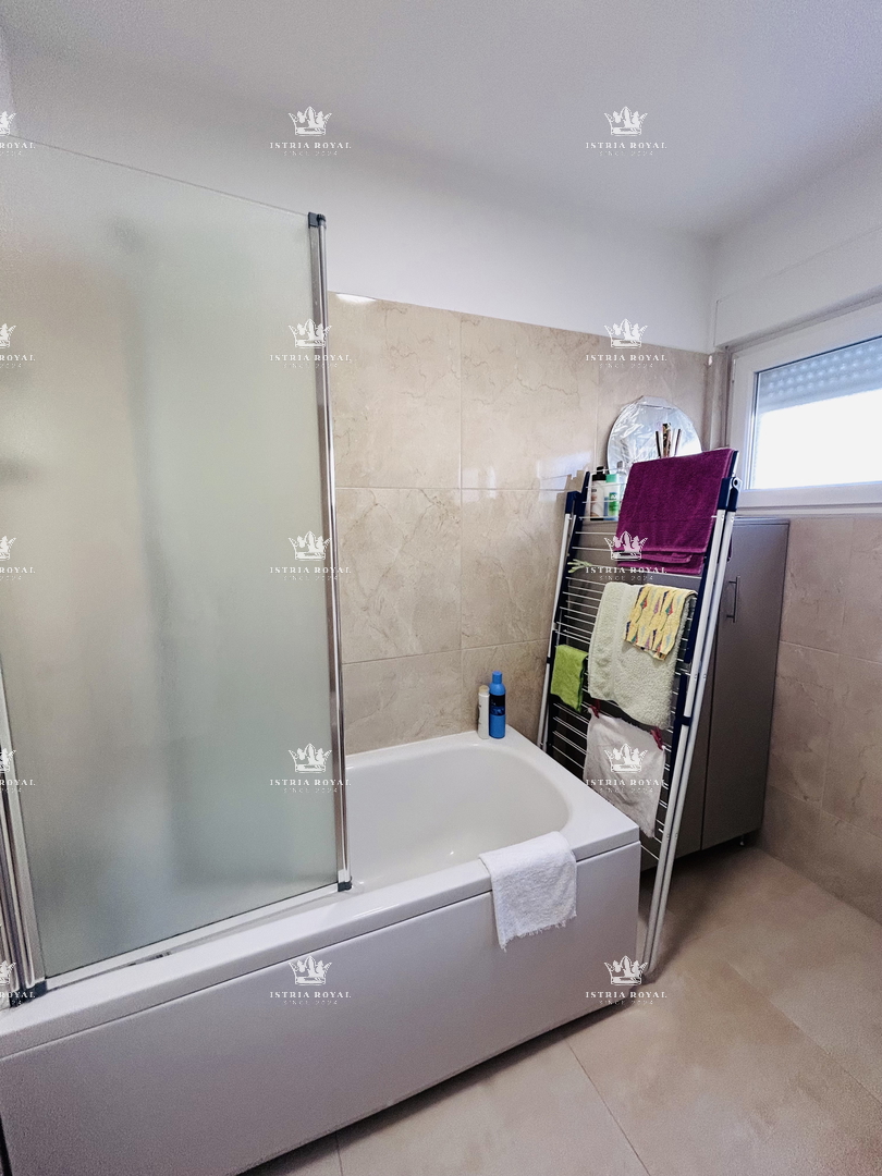 Prostoren stan v Taru – 75 m² + 150 m² terasa in vrt