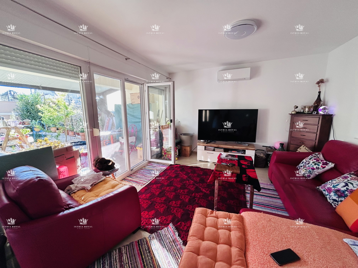 Prostoren stan v Taru – 75 m² + 150 m² terasa in vrt