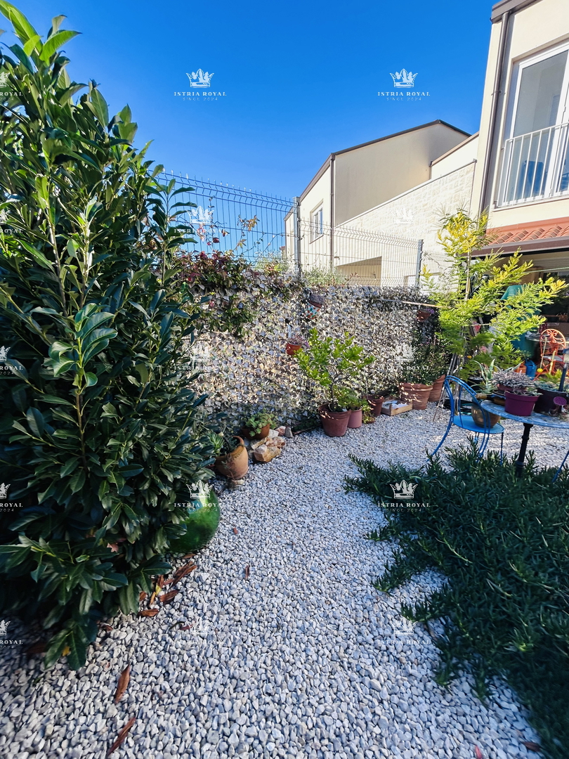 Prostoren stan v Taru – 75 m² + 150 m² terasa in vrt