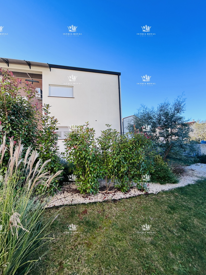 Prostoren stan v Taru – 75 m² + 150 m² terasa in vrt