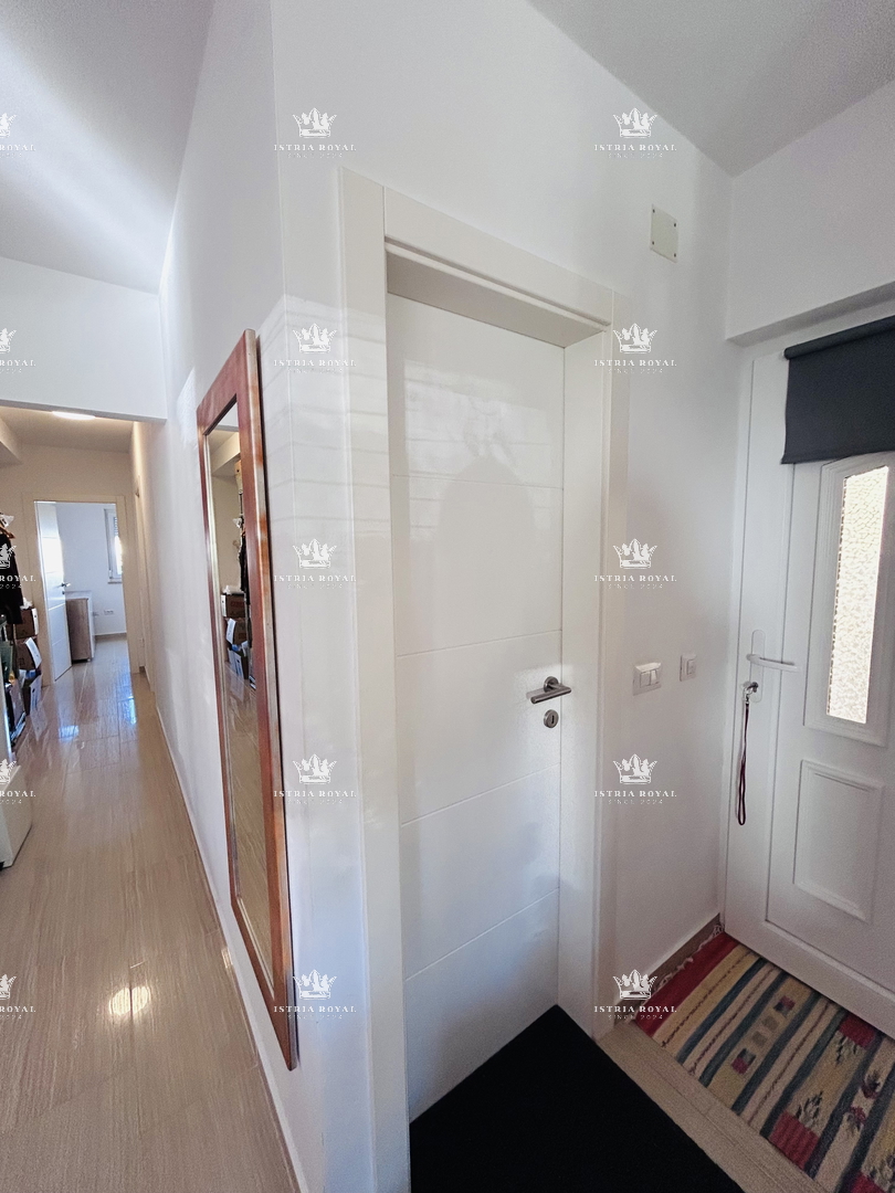 Prostoren stan v Taru – 75 m² + 150 m² terasa in vrt