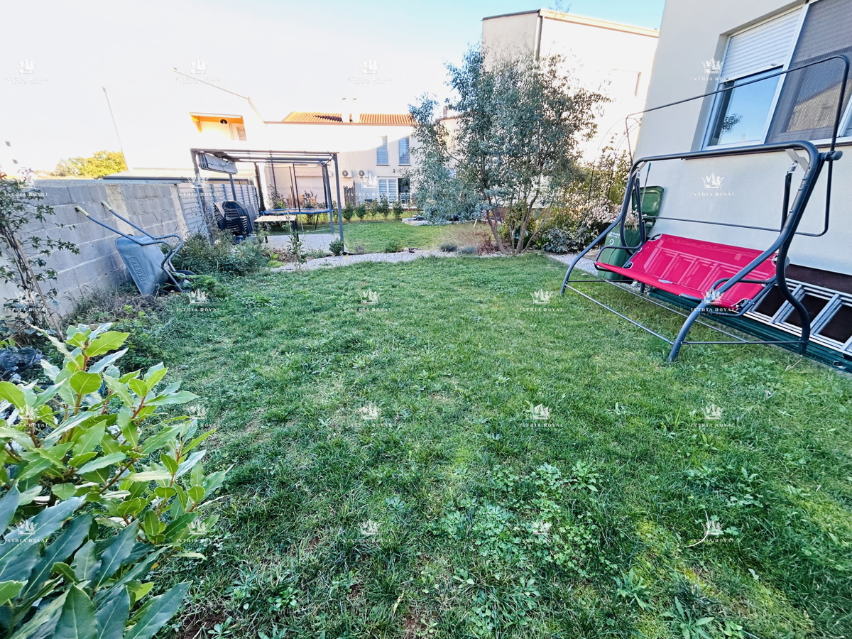 Prostoren stan v Taru – 75 m² + 150 m² terasa in vrt