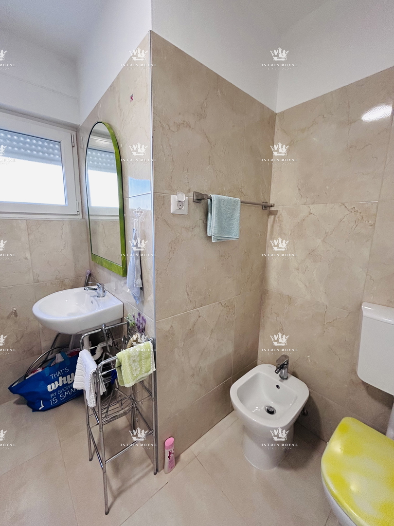 Prostoren stan v Taru – 75 m² + 150 m² terasa in vrt