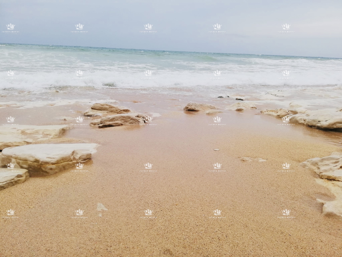 Istra, Mareda, stanovanje, garsonjera, 28 m2, 150 m do morja, plaža, pogled na morje, popolnoma obnovljeno