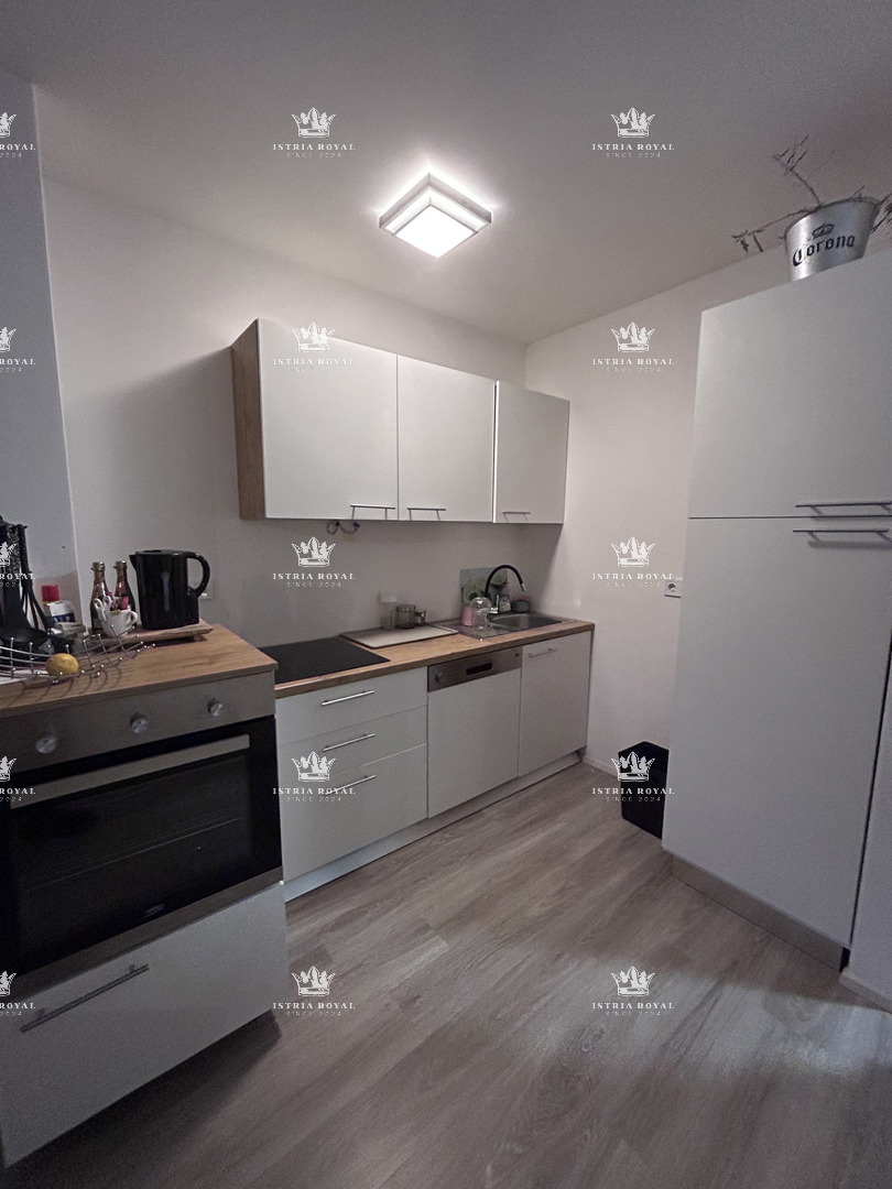 Istra, Brtonigla, prodaja večjega opremljenega stanovanja 80 m2, balkon, 2S+DB, priložnost