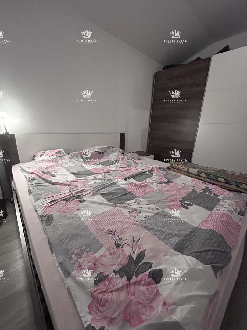 Istra, Brtonigla, prodaja večjega opremljenega stanovanja 80 m2, balkon, 2S+DB, priložnost