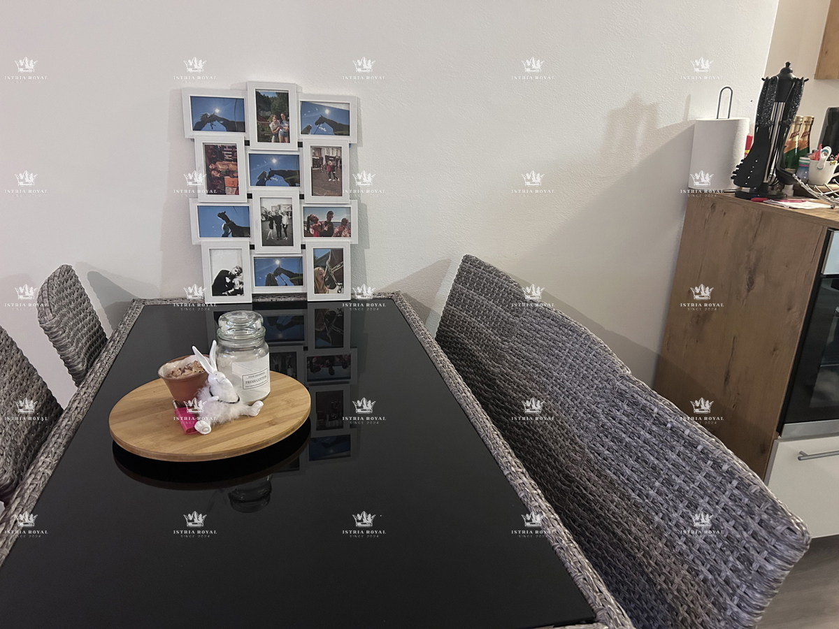 Istra, Brtonigla, prodaja večjega opremljenega stanovanja 80 m2, balkon, 2S+DB, priložnost