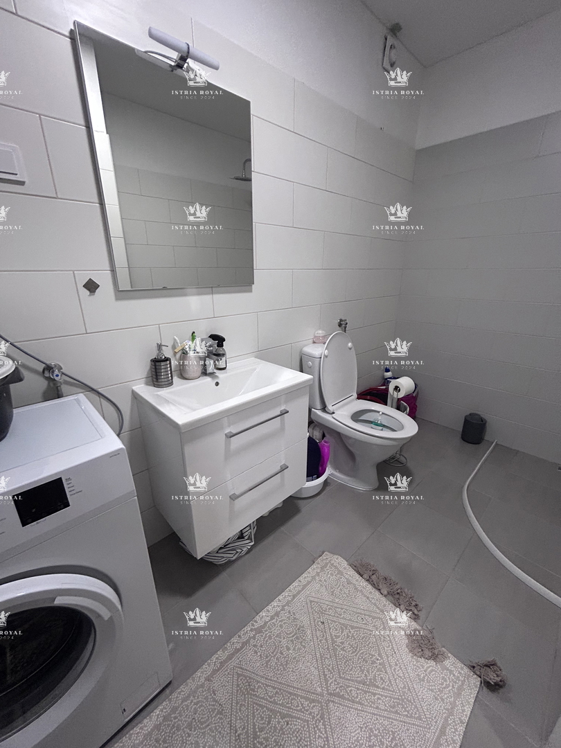 Istra, Brtonigla, prodaja večjega opremljenega stanovanja 80 m2, balkon, 2S+DB, priložnost