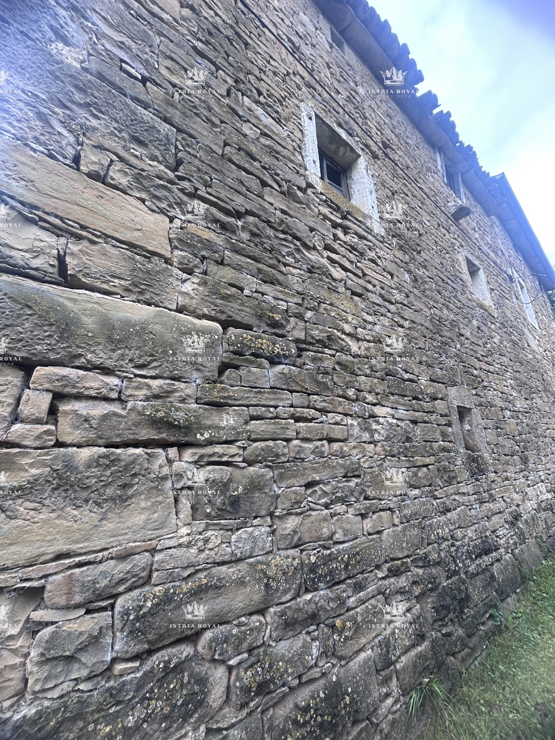 ISTRA – SENJ (OPRTALJ) – PRODAJA STARE ISTARSKE KAMNITE HIŠE Z RAZGLEDOM – 90 m², ZA PRILAGODITEV.