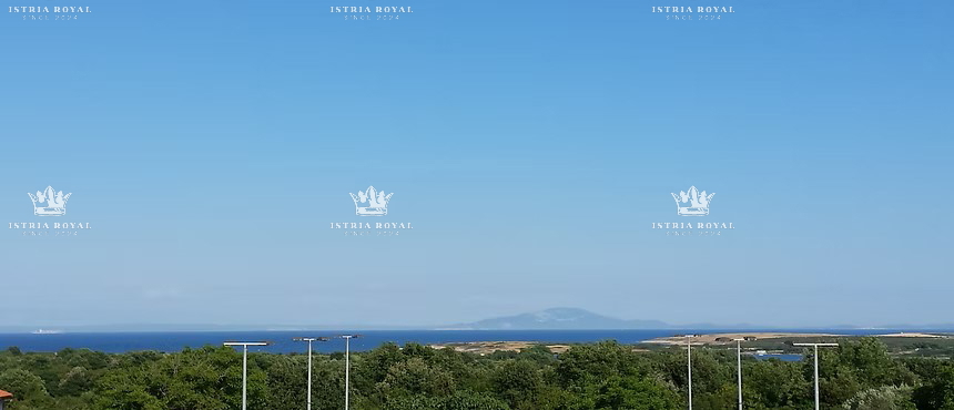PRODAJA HIŠE Z DVEMA STANOVANJSKIMA ENOTAMA + DVORIŠČE – SKUPAJ 136,78 m²! ISTRA, LIŽNJAN, PULA