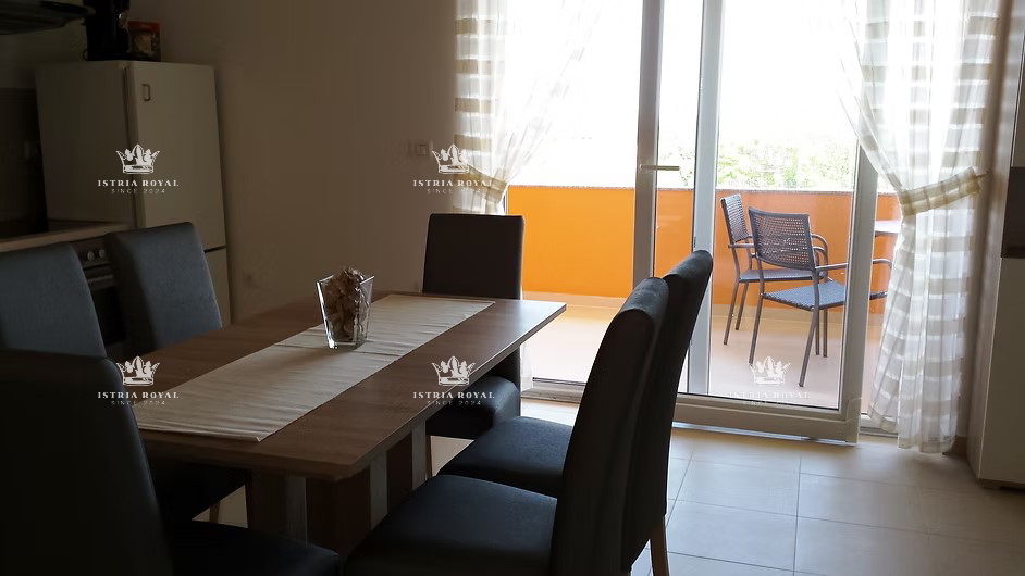 PRODAJA HIŠE Z DVEMA STANOVANJSKIMA ENOTAMA + DVORIŠČE – SKUPAJ 136,78 m²! ISTRA, LIŽNJAN, PULA