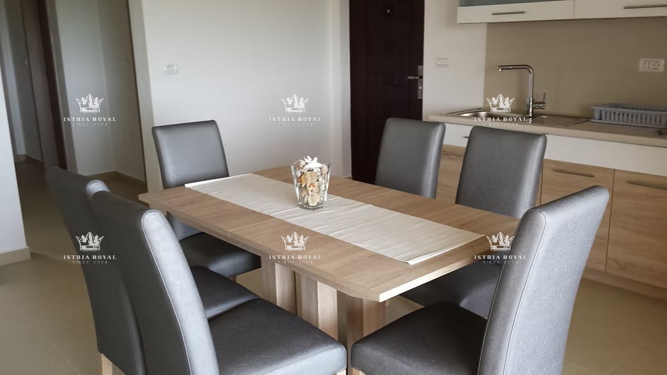 PRODAJA HIŠE Z DVEMA STANOVANJSKIMA ENOTAMA + DVORIŠČE – SKUPAJ 136,78 m²! ISTRA, LIŽNJAN, PULA