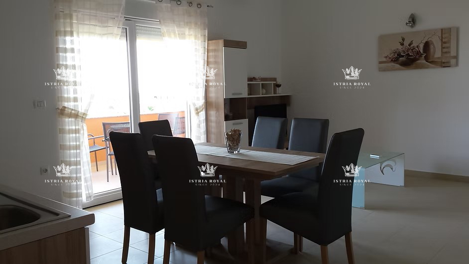 PRODAJA HIŠE Z DVEMA STANOVANJSKIMA ENOTAMA + DVORIŠČE – SKUPAJ 136,78 m²! ISTRA, LIŽNJAN, PULA