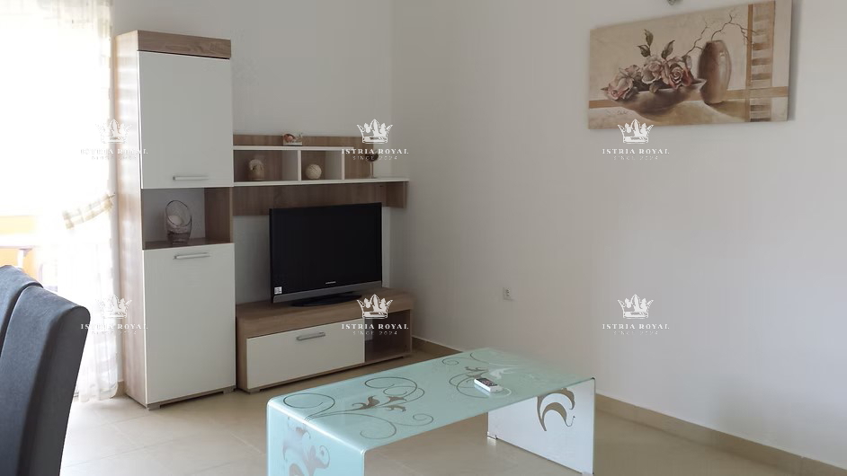 PRODAJA HIŠE Z DVEMA STANOVANJSKIMA ENOTAMA + DVORIŠČE – SKUPAJ 136,78 m²! ISTRA, LIŽNJAN, PULA