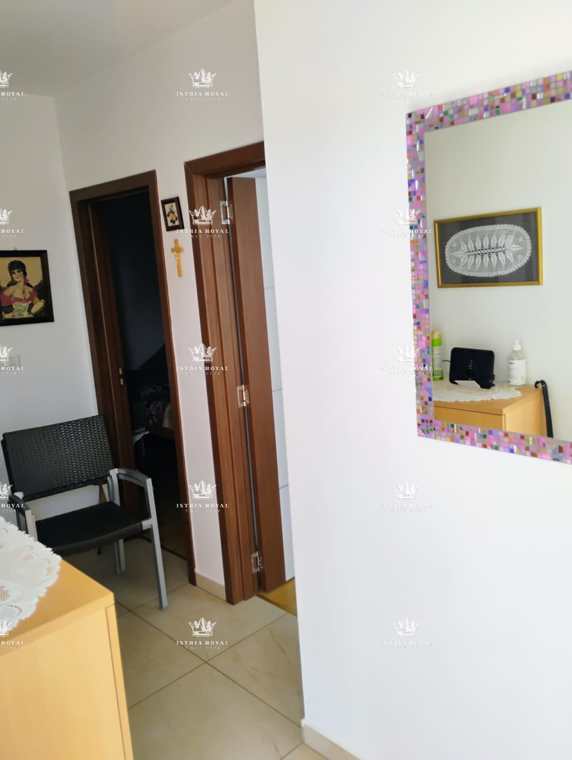 PRODAJA HIŠE Z DVEMA STANOVANJSKIMA ENOTAMA + DVORIŠČE – SKUPAJ 136,78 m²! ISTRA, LIŽNJAN, PULA