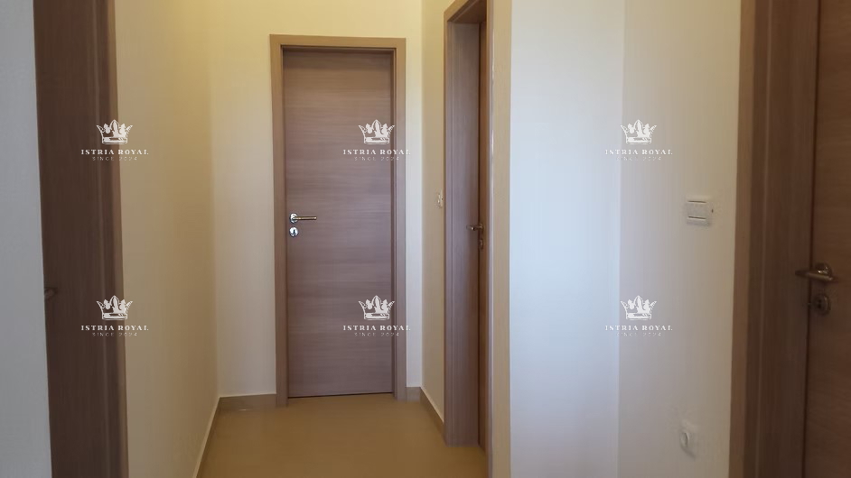 PRODAJA HIŠE Z DVEMA STANOVANJSKIMA ENOTAMA + DVORIŠČE – SKUPAJ 136,78 m²! ISTRA, LIŽNJAN, PULA