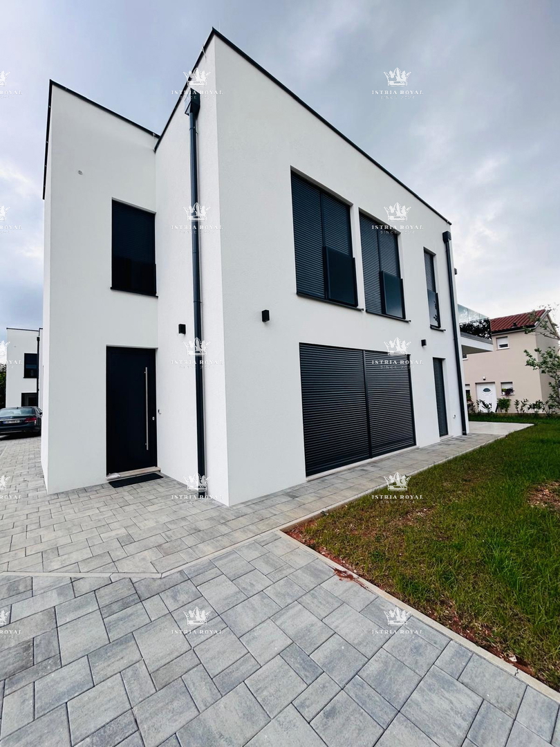 Istra, Karigador, DVOJNA HIŠA 118 m2, 3 SPALNICE + DNEVNA SOBA, 300 m od morja, pogled na morje