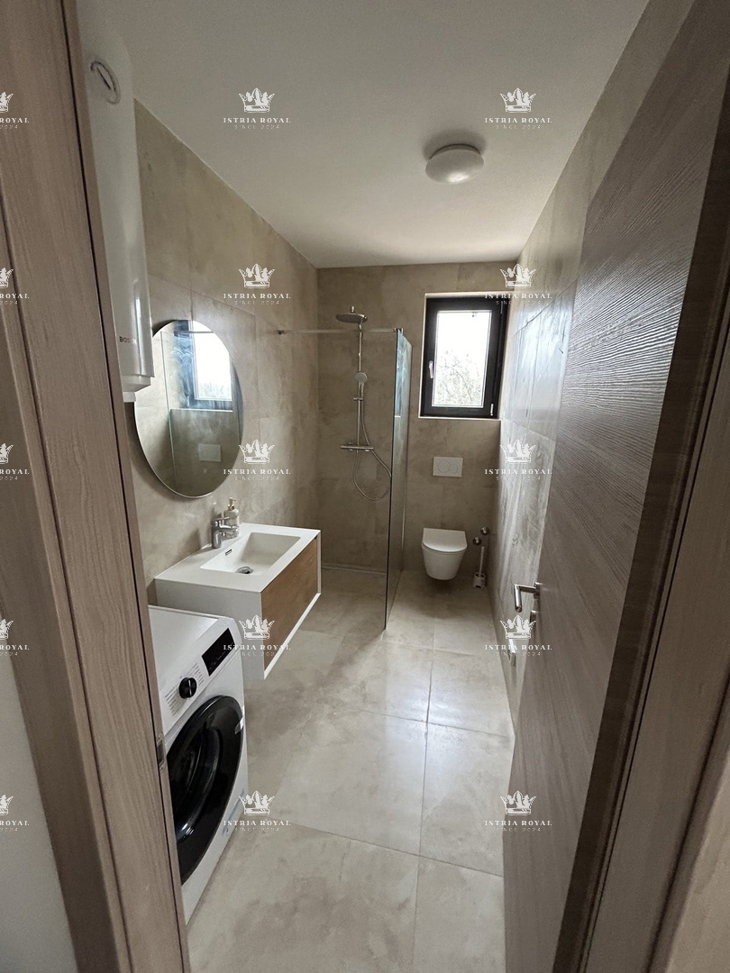 Istra, Medulin, stanovanje v novogradnji z bazenom in vrtom