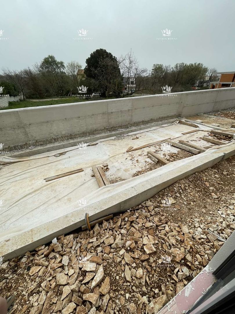 Istra, Medulin, stanovanje v novogradnji z bazenom in vrtom