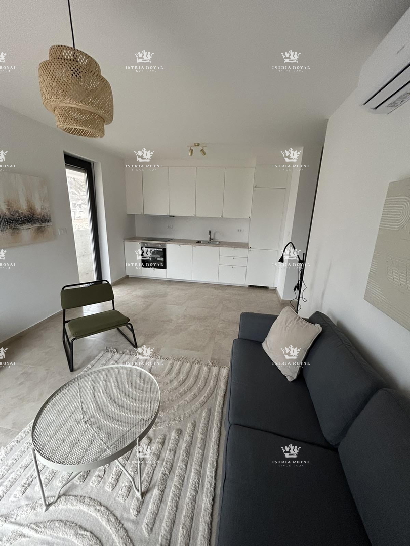 Istra, Medulin, stanovanje v novogradnji z bazenom in vrtom