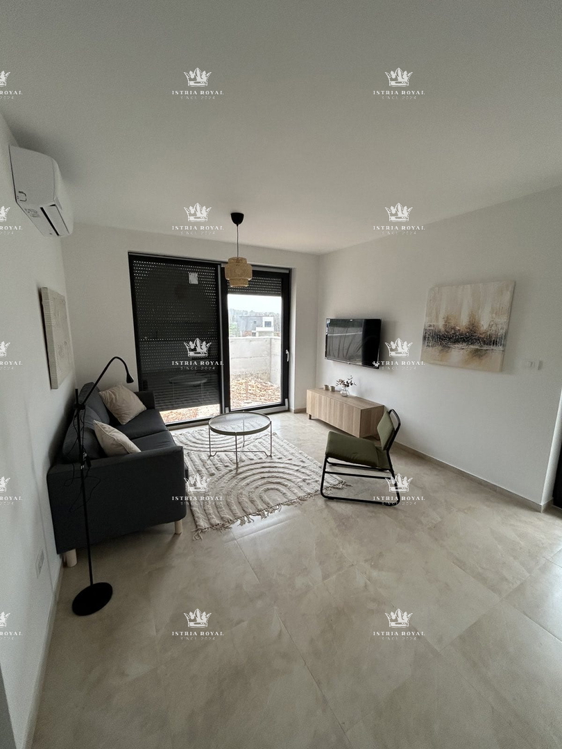 Istra, Medulin, stanovanje v novogradnji z bazenom in vrtom