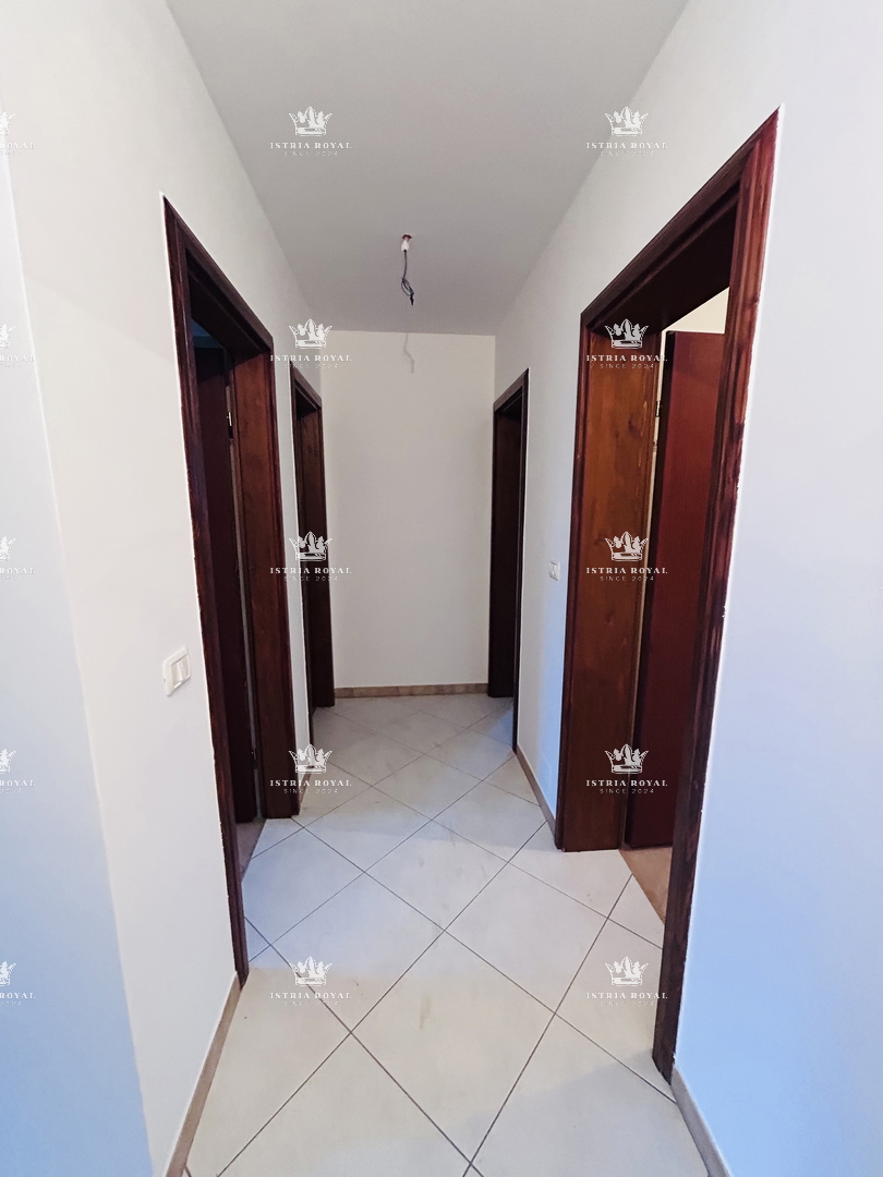 Istra, Bašanija, stanovanje 2S+DB, 93 m2, tri terase, miren del naselja