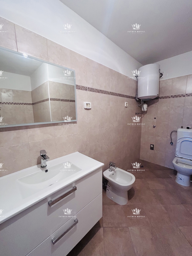 Istra, Bašanija, stanovanje 2S+DB, 93 m2, tri terase, miren del naselja