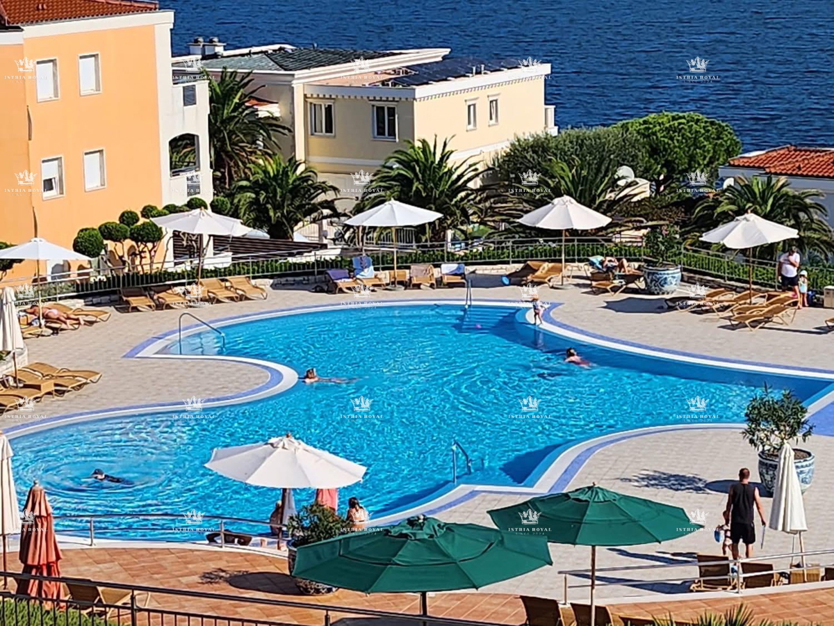 Istra, Crveni Vrh, stan 39 m2, 1 soba + dnevna soba, ob morju, rezidenčni del, odprt pogled na morje,