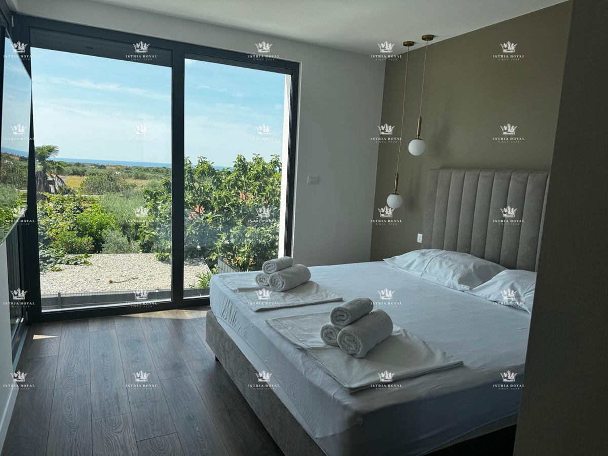 Luksuzno stanovanje z jacuzzijem in pogledom na morje – Nova Vas, Poreč, Istra.