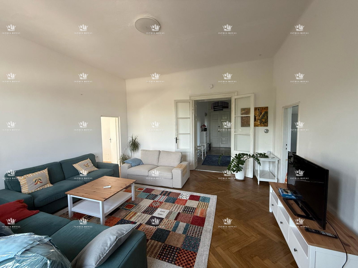 Prodaja stanovanje Pula, center – 100 m², 3 spalni prostori, parkirišče, vrhunska lega, Istra.